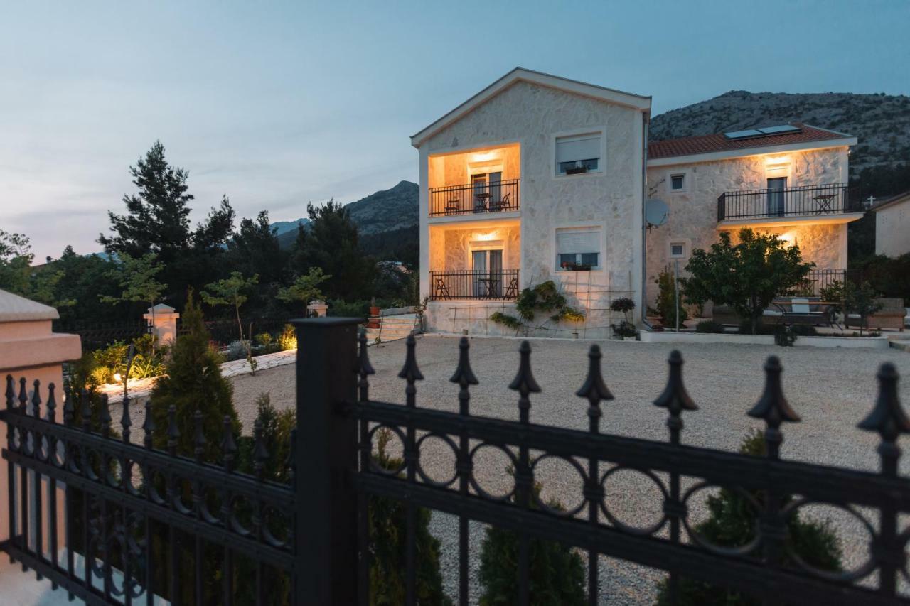 Appartamento Hedon-Stone Starigrad Paklenica Esterno foto