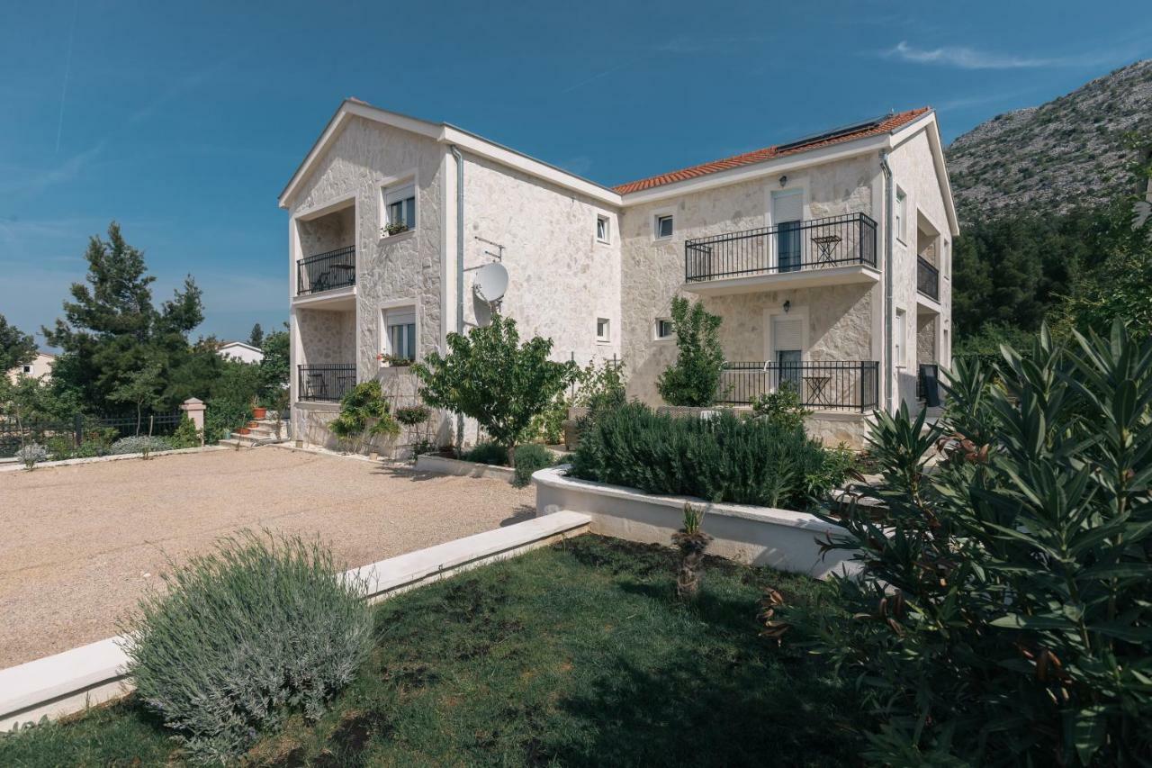 Appartamento Hedon-Stone Starigrad Paklenica Esterno foto