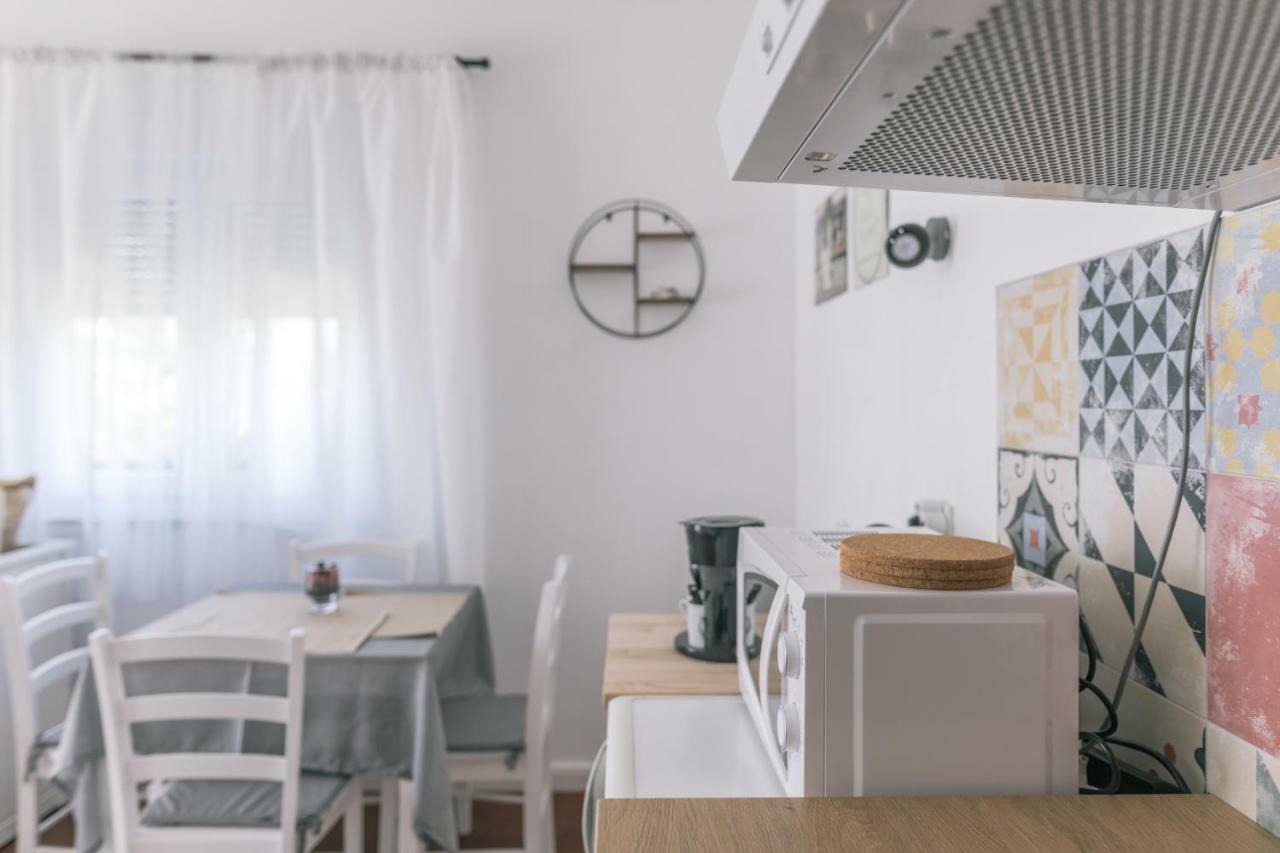 Appartamento Hedon-Stone Starigrad Paklenica Esterno foto