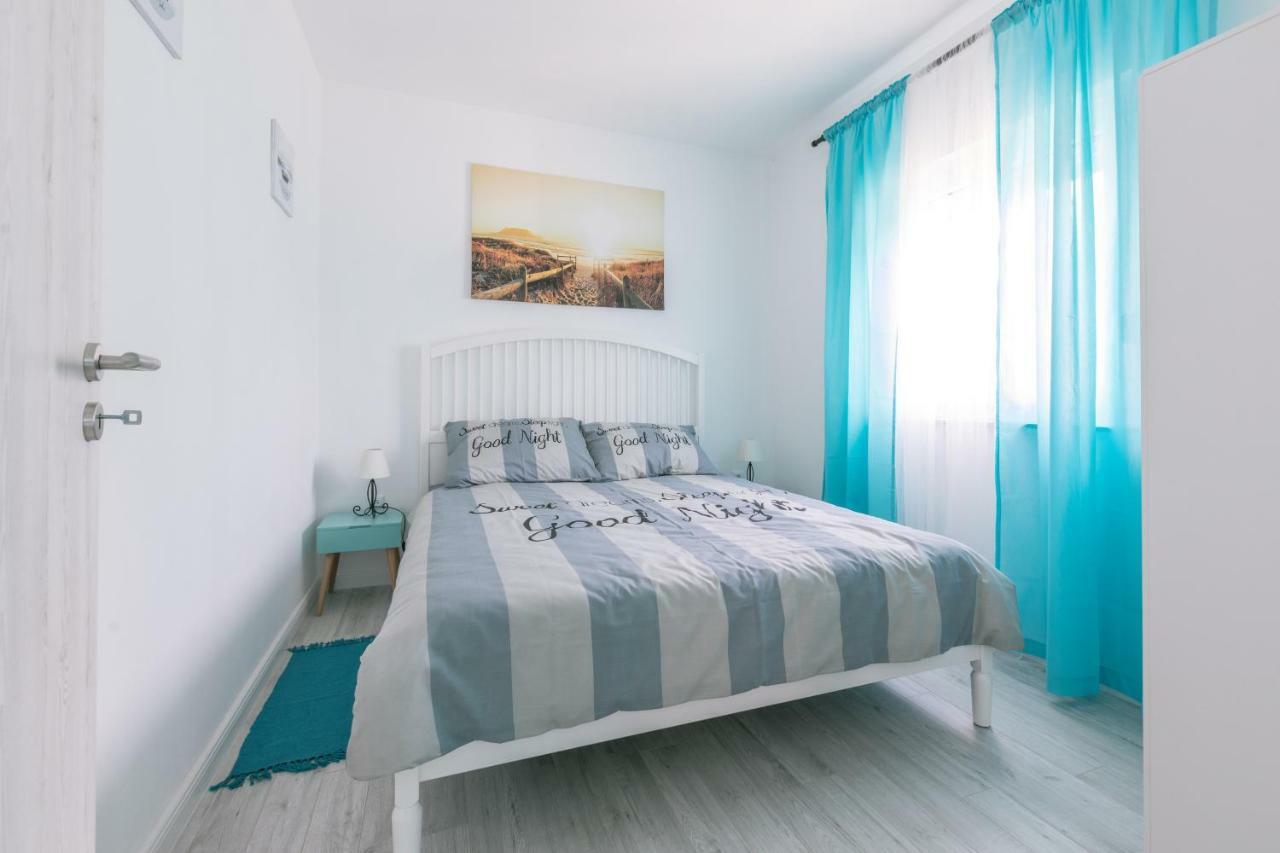 Appartamento Hedon-Stone Starigrad Paklenica Esterno foto