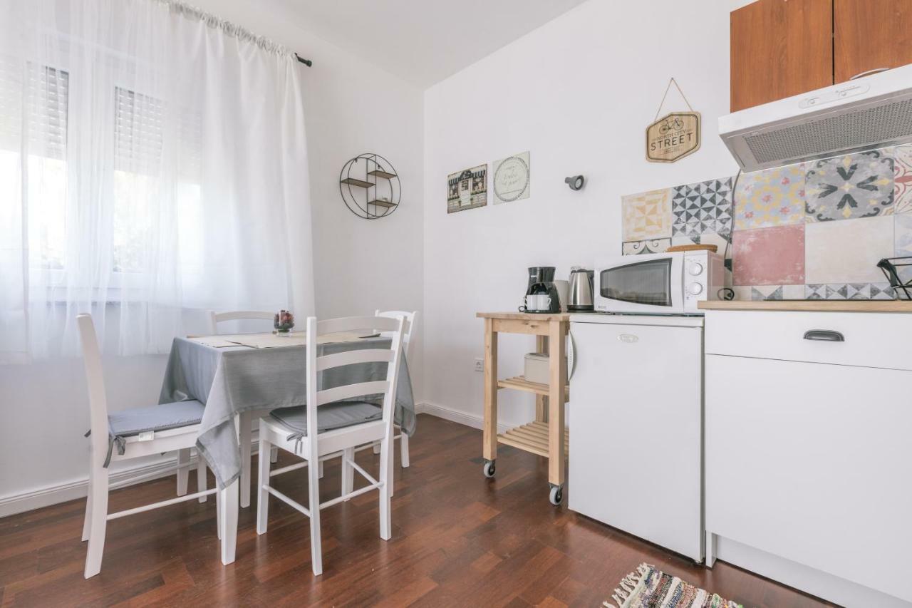 Appartamento Hedon-Stone Starigrad Paklenica Esterno foto