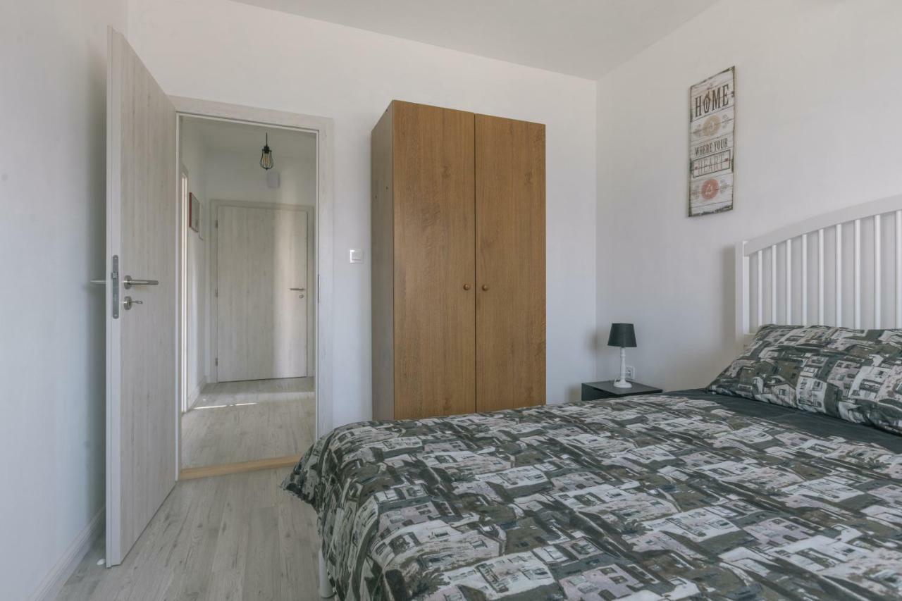 Appartamento Hedon-Stone Starigrad Paklenica Esterno foto