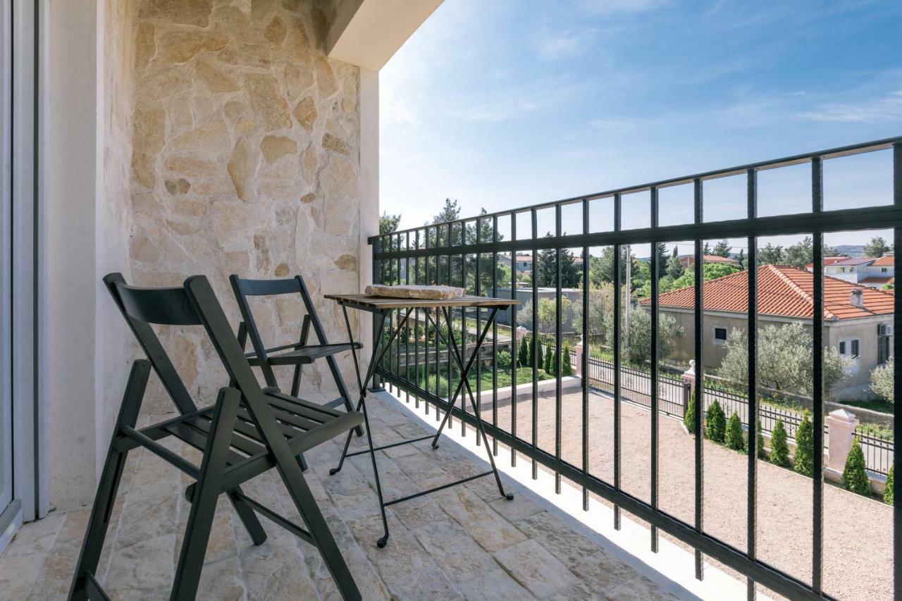 Appartamento Hedon-Stone Starigrad Paklenica Esterno foto