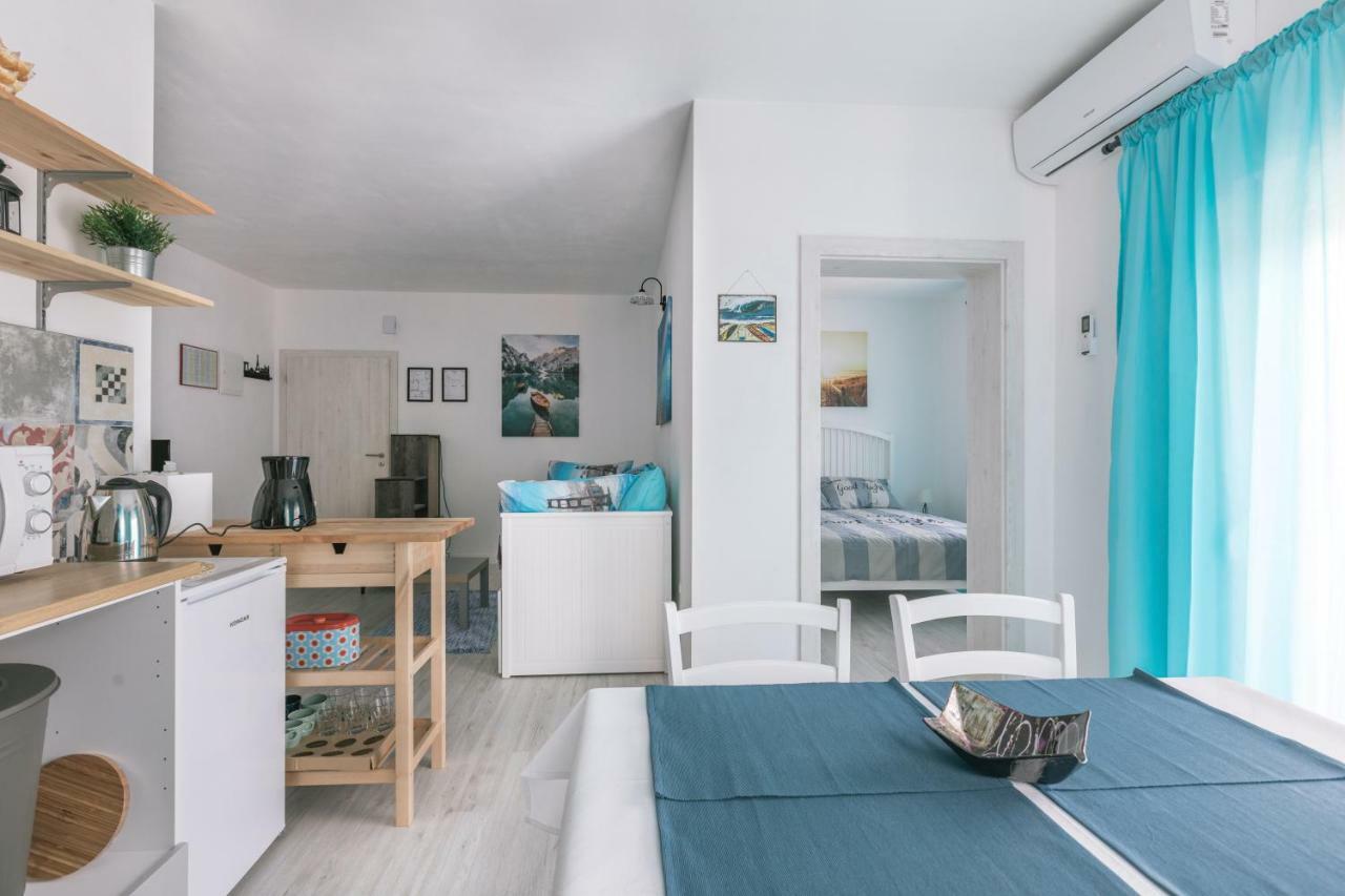 Appartamento Hedon-Stone Starigrad Paklenica Esterno foto